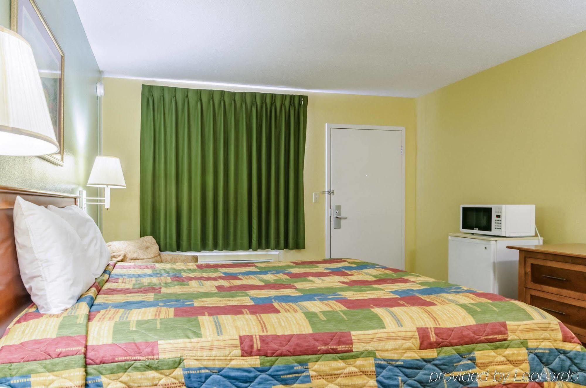 Rodeway Inn Concordia 外观 照片