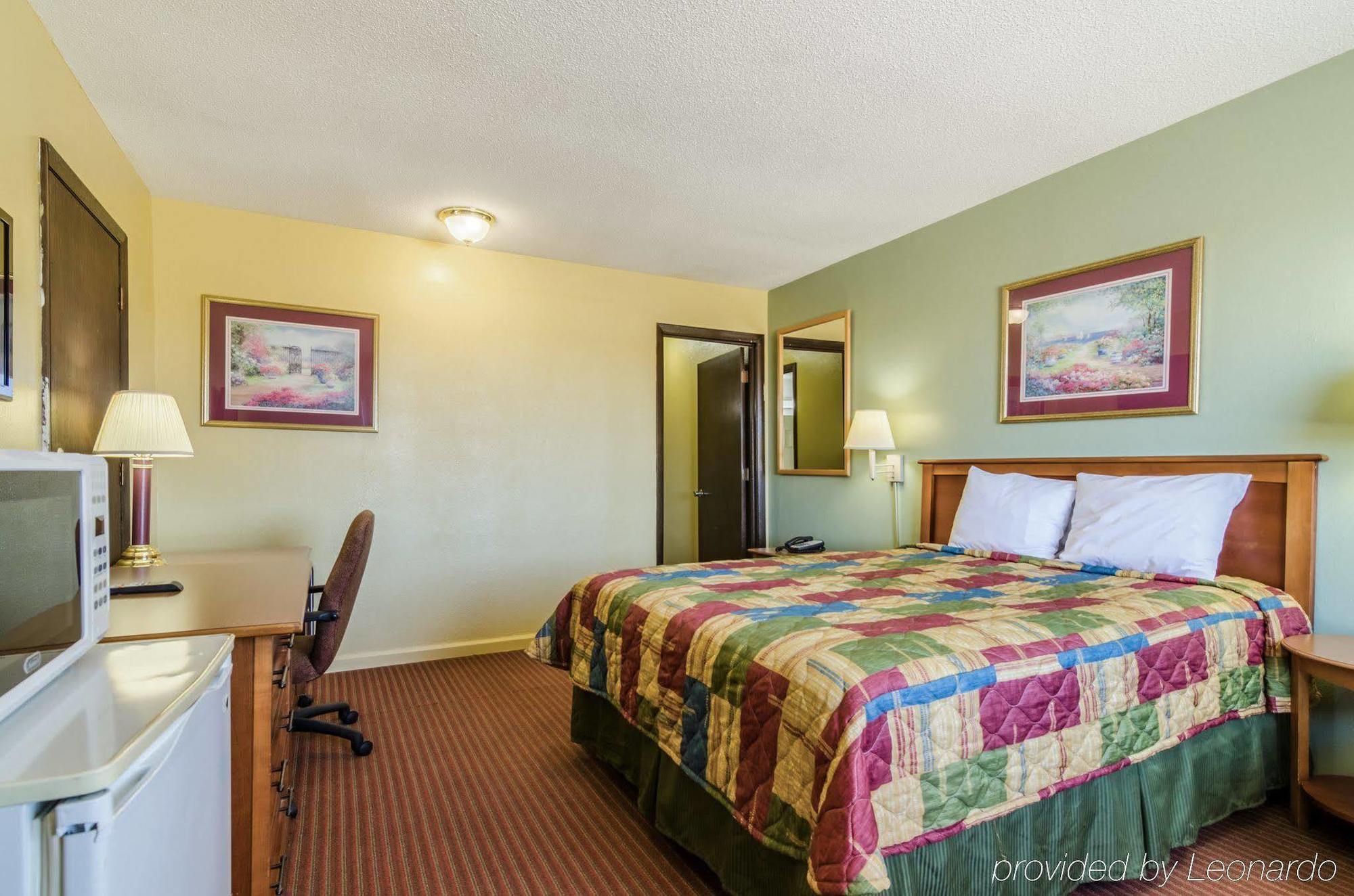 Rodeway Inn Concordia 外观 照片