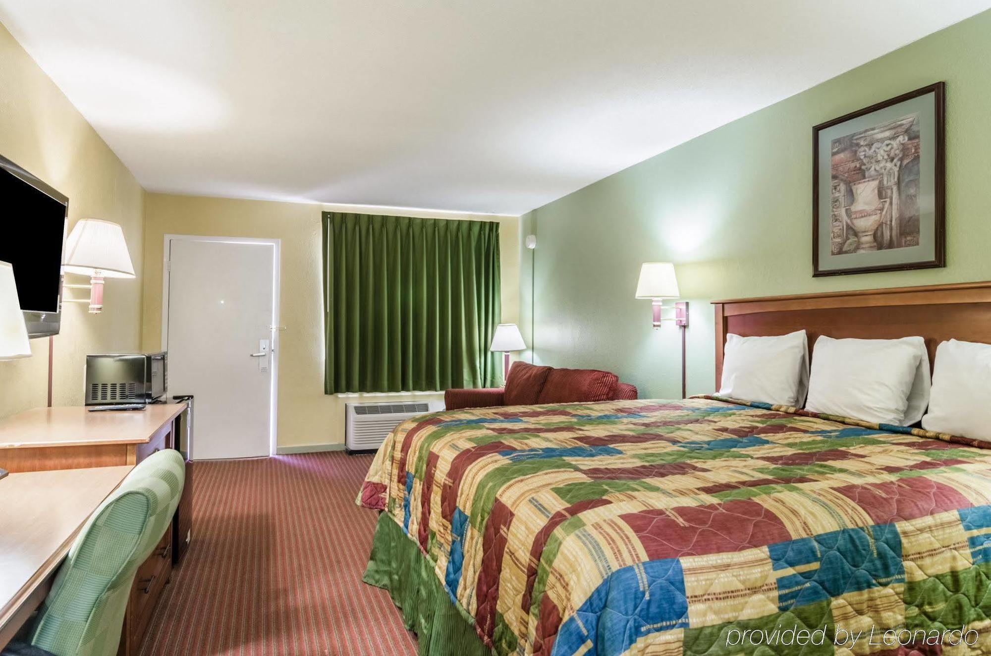 Rodeway Inn Concordia 外观 照片
