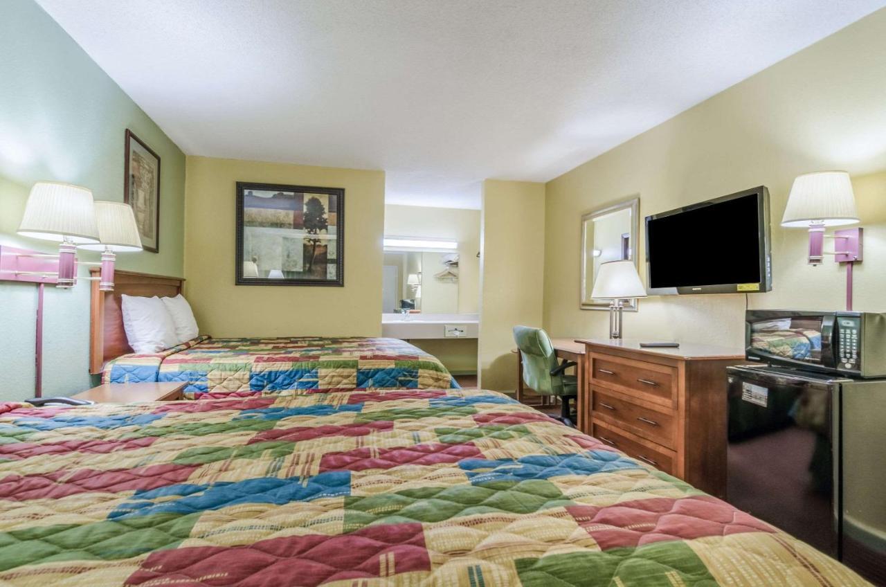 Rodeway Inn Concordia 外观 照片